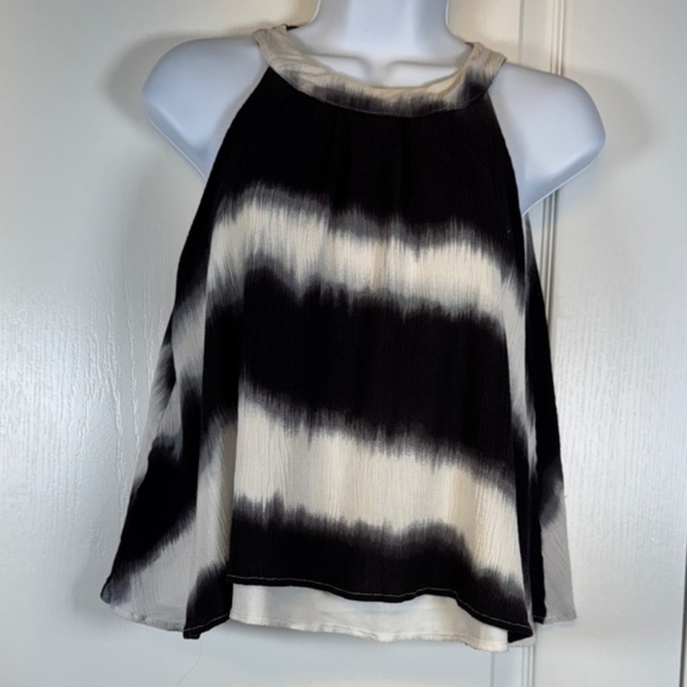 Les Amis Black White Flowy Sleeveless Top Size Small EUC #5726